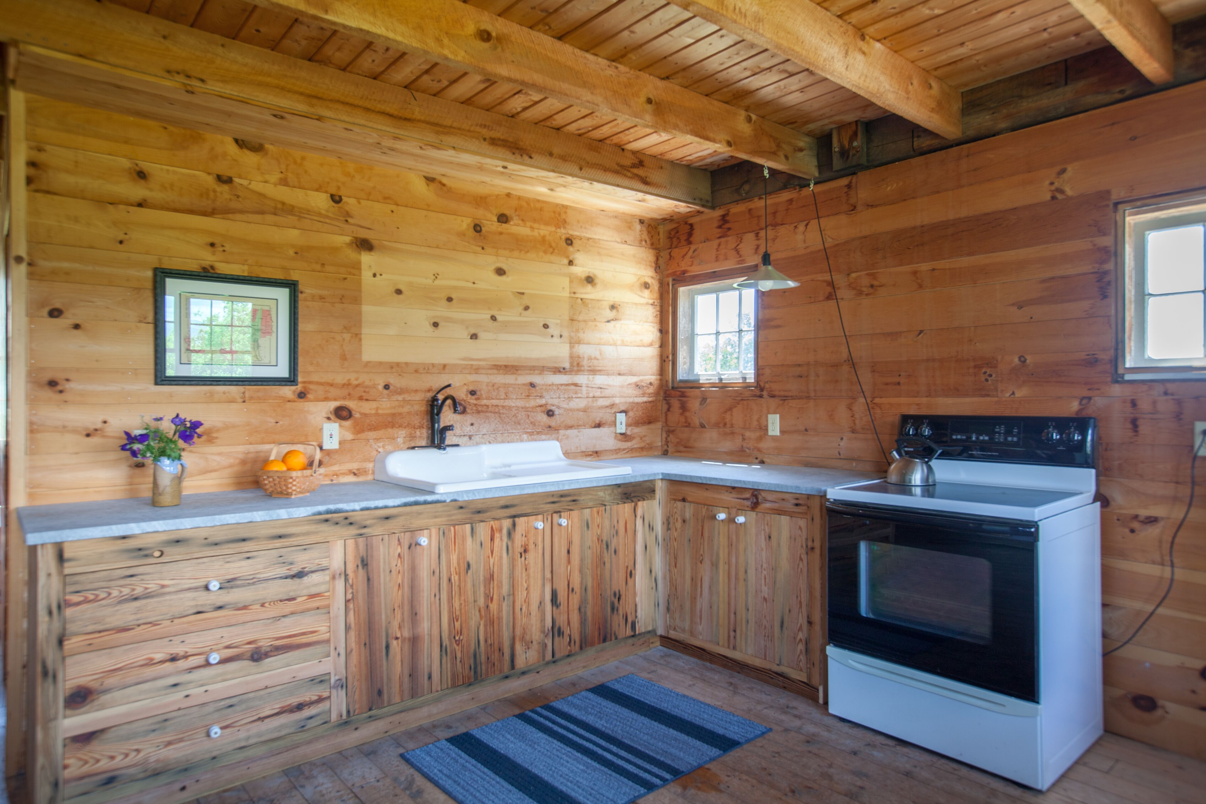 Post-and-Beam Barn with Lake Access