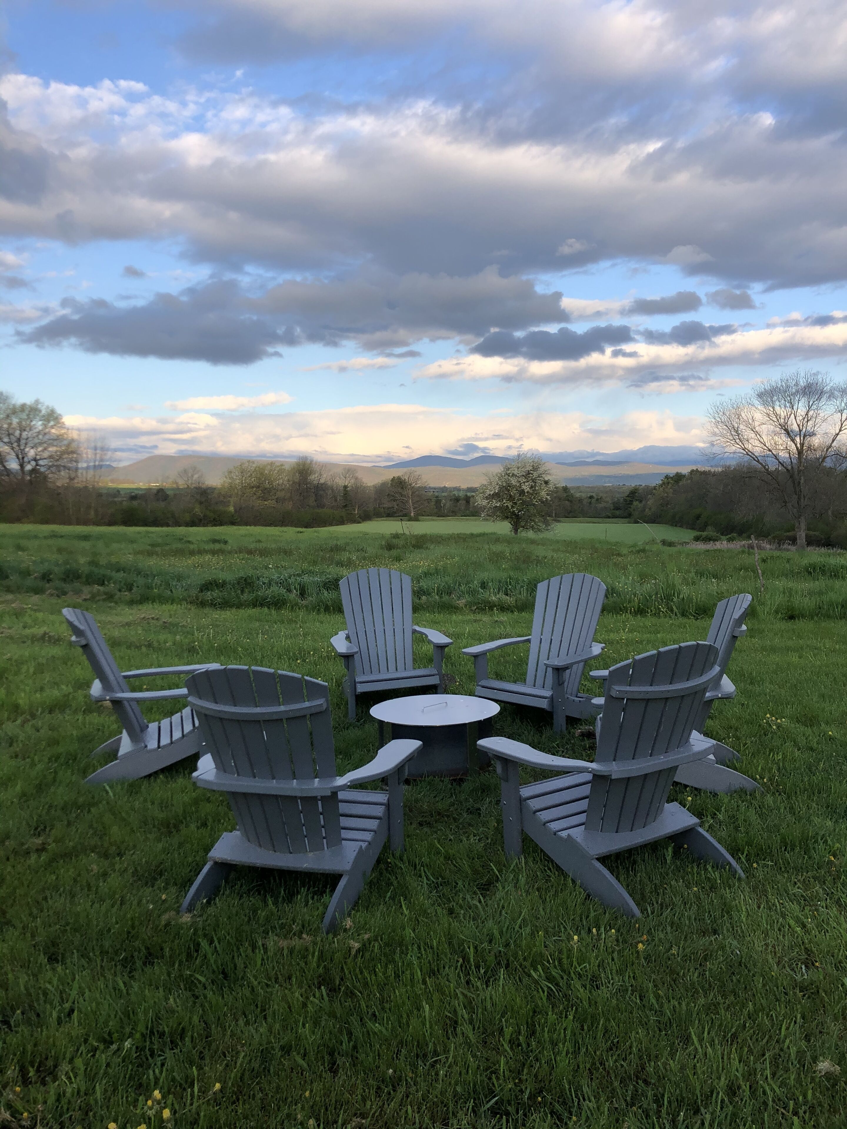 Post-and-Beam Barn with Lake Access