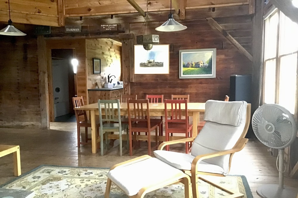 Post-and-Beam Barn with Lake Access