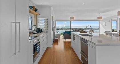 Blue Skies Sunrise - Mangawhai Heads Holiday Home