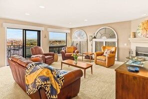 Fernseher, Kamin, Arbeitsbereiche