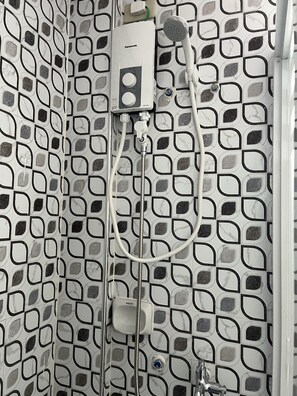 Shower, towels