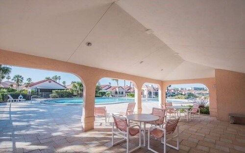 Beautiful and Updated Family Friendly Oceanfront Condo