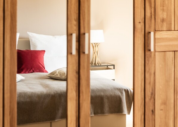 2 室のベッドルーム、デスク、アイロン / アイロン台、WiFi (無料)