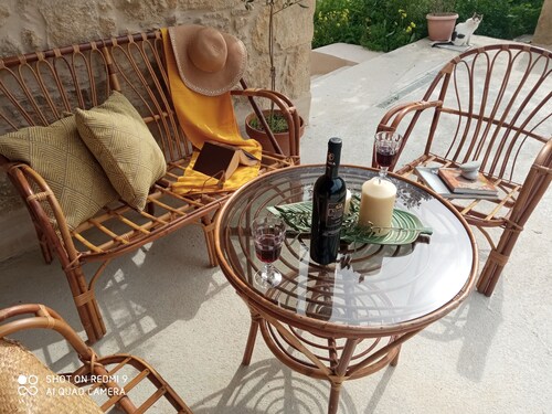 7 minutes to the beach and 15 minutes to kissamos town