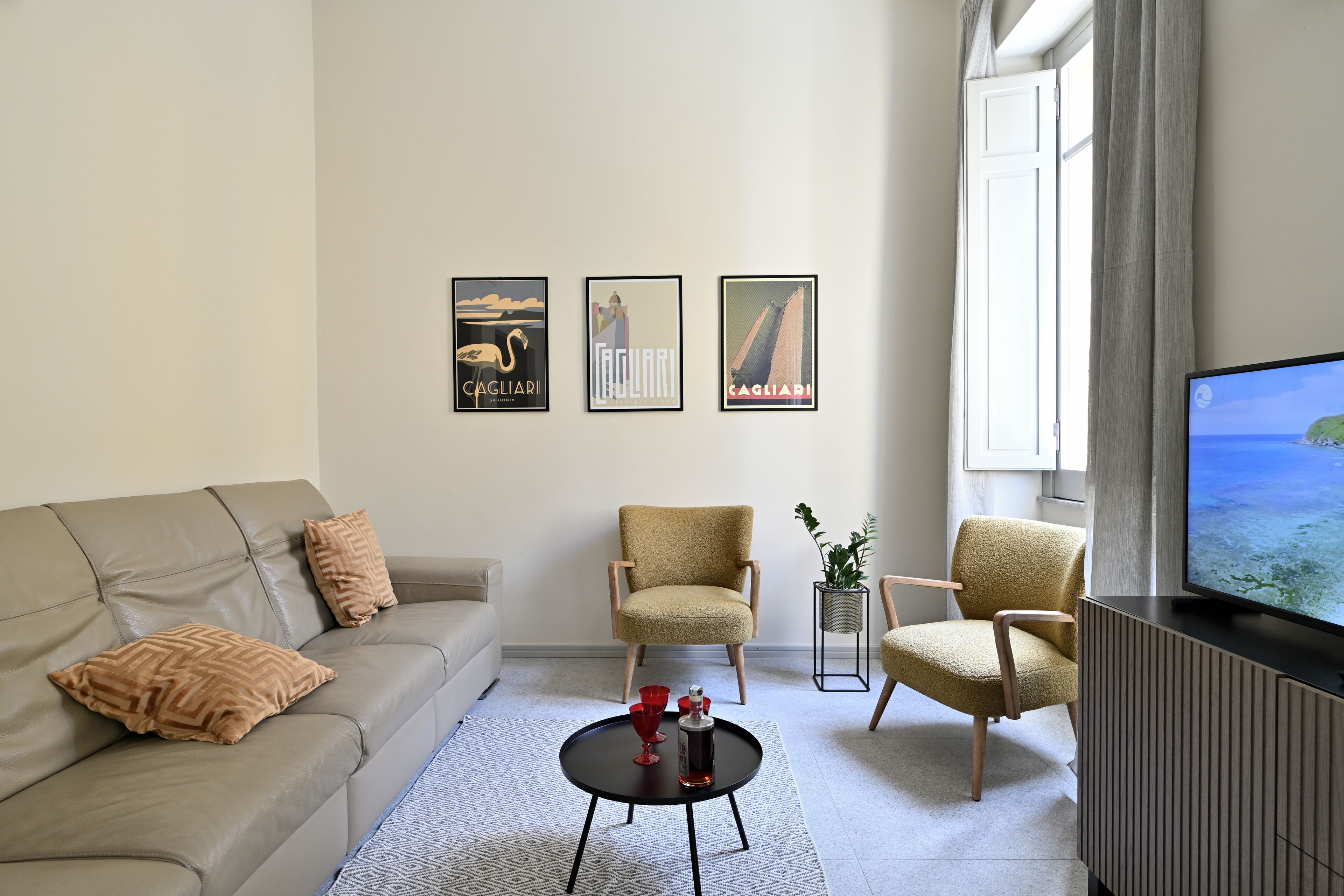 Cagliari City Center Luxury Apartment!