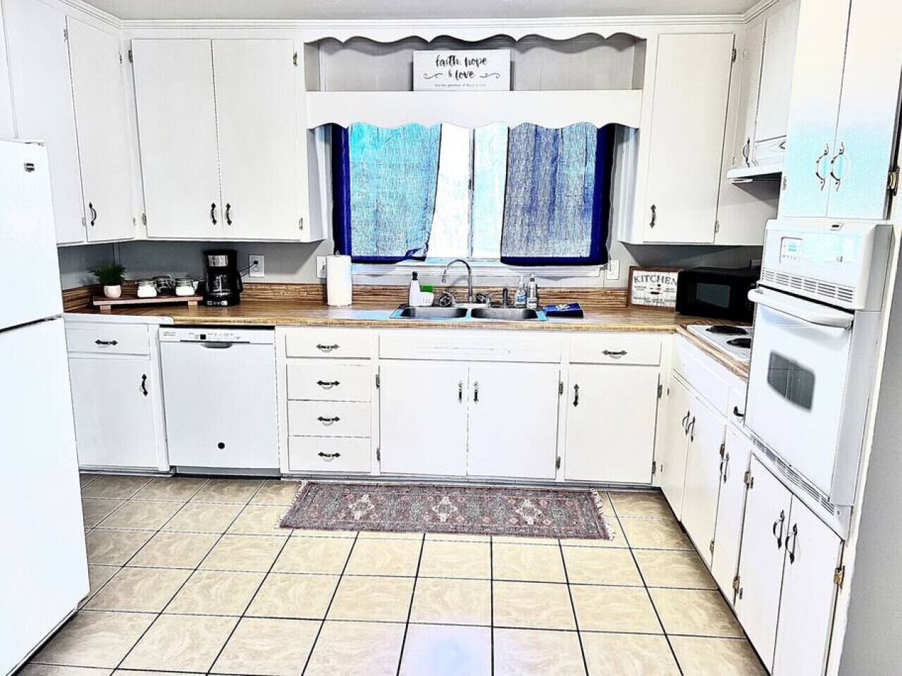 225 Pineridge Noccal · * Private Retreat for the whole crew! *