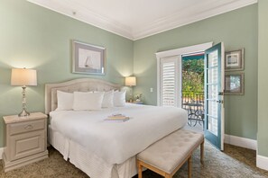 Junior Room, 1 King Bed | Minibar, iron/ironing board, free WiFi - Village Inn and Pub - Adults Only (St. Simons Island)