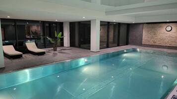 Innenpool, beheizter Pool