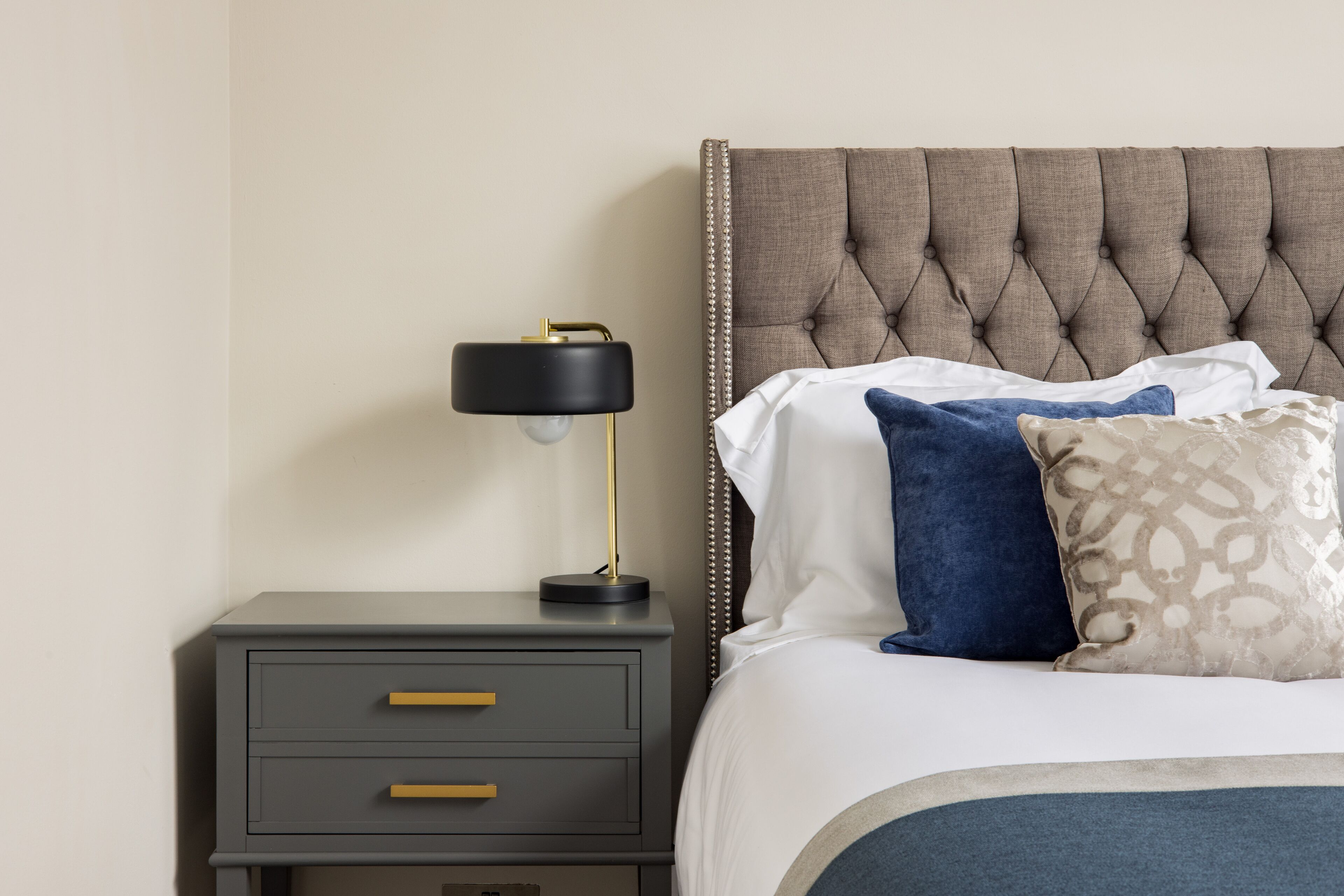Luxury one bedroom Central London apartment minutes from Farringdon Station!