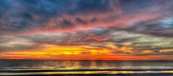 3 min walk to beach with bikes!