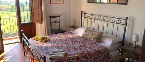 1 bedroom, desk, free WiFi, bed sheets