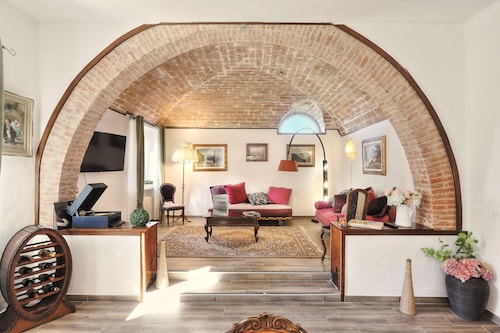 Villa Orsini Peccioli - Historic villa with swimming pool for exclusive use 