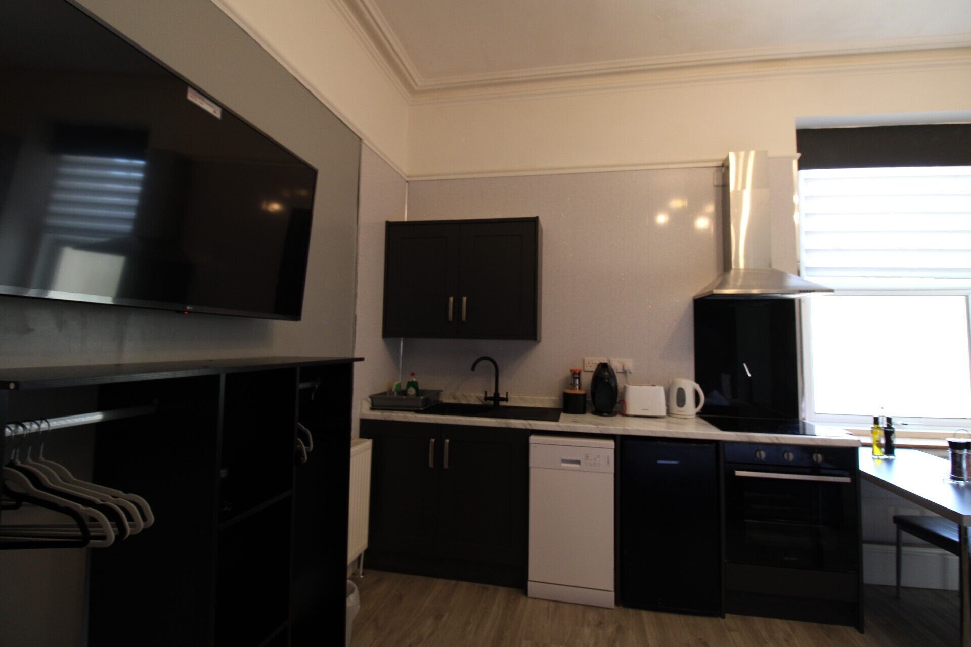 Central Ground Floor Self -catering Studio Llandudno