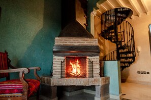 المنشأة من الداخل