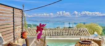 Dimitris Luxury Cottage with private pool