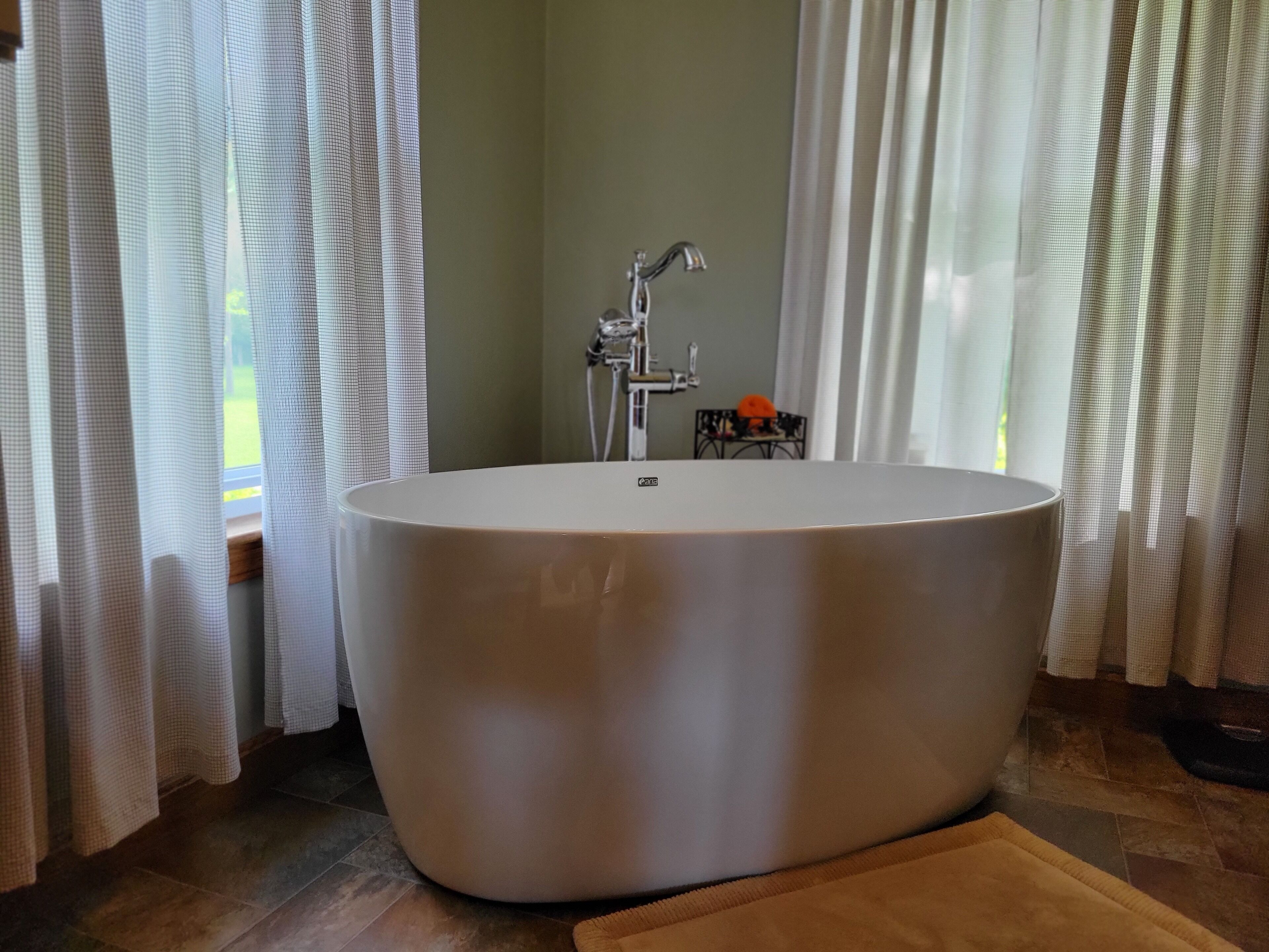 Amish Built Farmhouse with high end Modern upgrades.  Five min to Medina, NY.