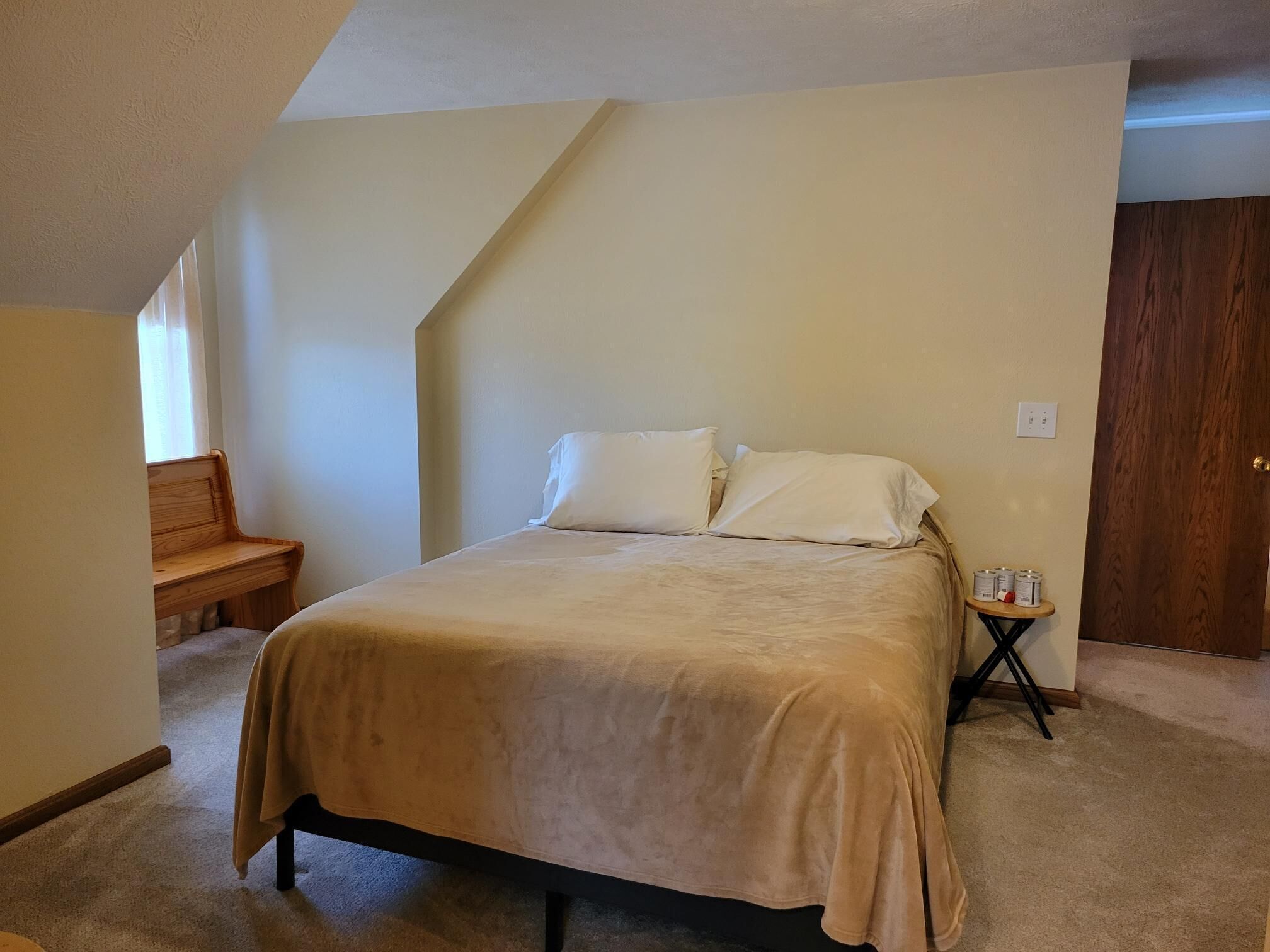 Amish Built Farmhouse with high end Modern upgrades.  Five min to Medina, NY.