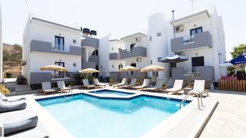 Classic Quadruple Room, 1 Bedroom | Courtyard view