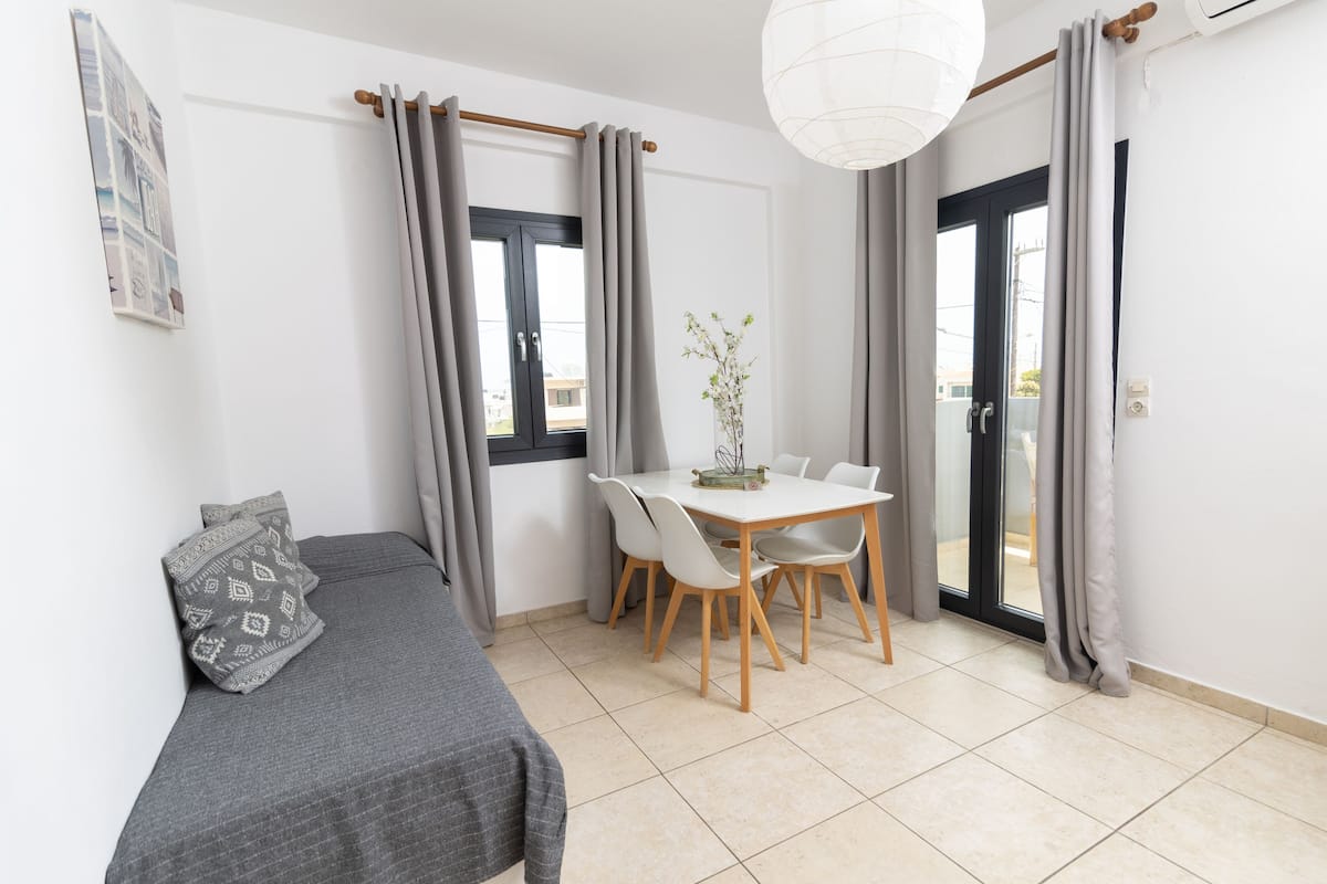 Classic Quadruple Room, 1 Bedroom | Living area | 32-inch TV with digital channels, toys, books