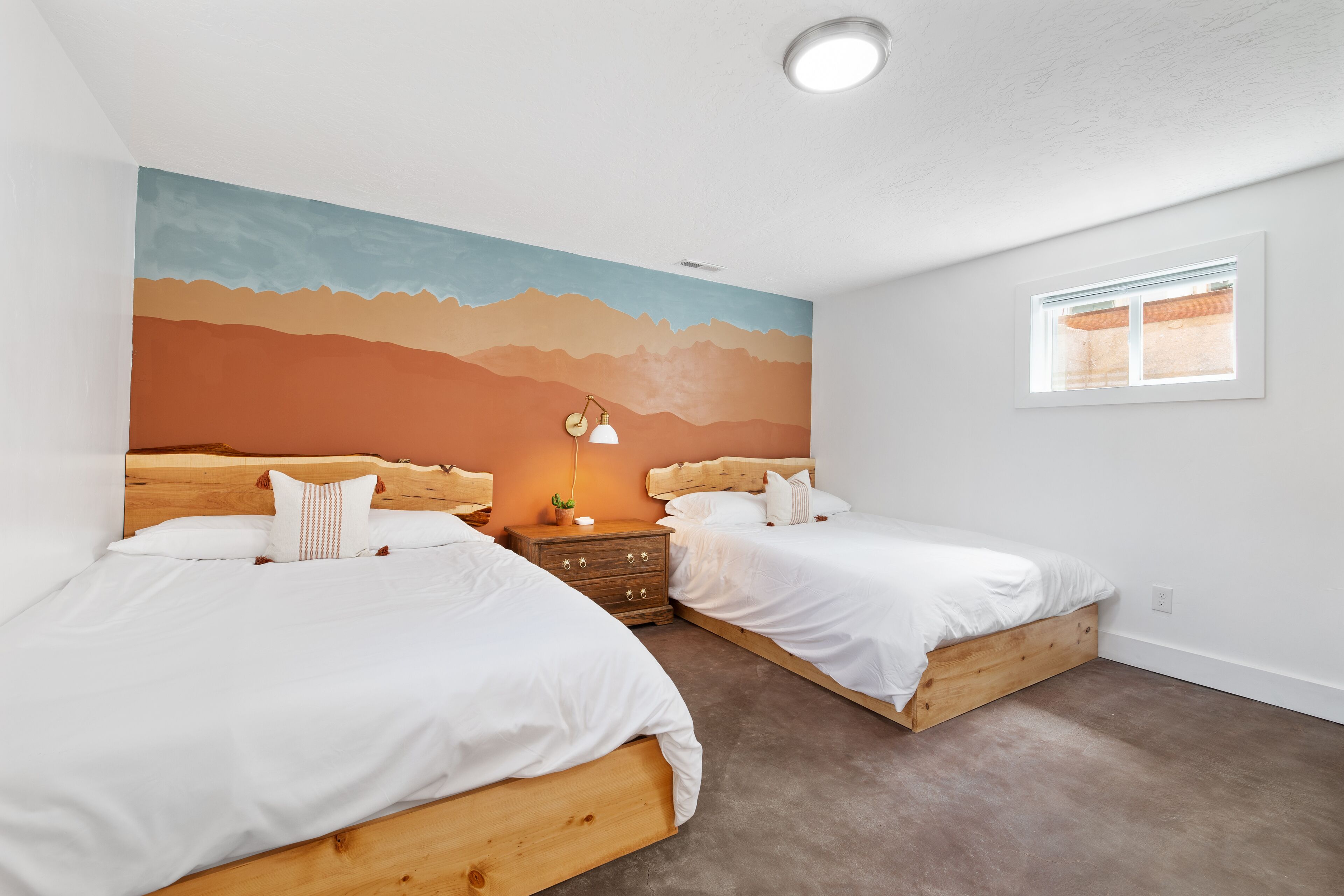 Family Friendly, Close to national parks, Frost this Home