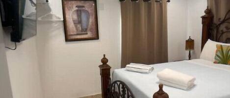 2 Schlafzimmer, Zimmersafe, Bügeleisen/Bügelbrett, kostenloses WLAN