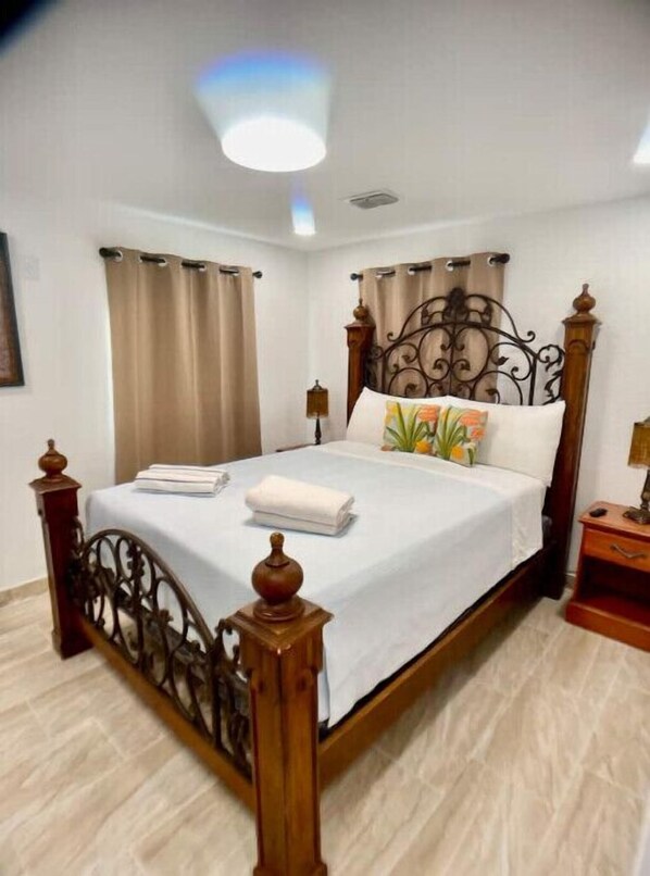 2 bedrooms, in-room safe, iron/ironing board, free WiFi