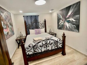 2 bedrooms, in-room safe, iron/ironing board, free WiFi