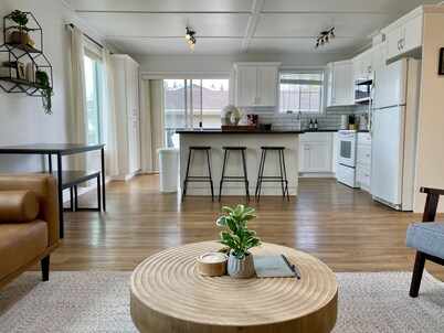 Spacious 4-BR Home near Jasper!