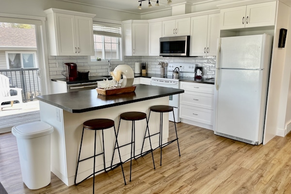 Frigorífic, microones, forn i placa de cuina