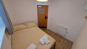 Dobbeltværelse - 1 dobbeltseng - privat badeværelse (Room 3)