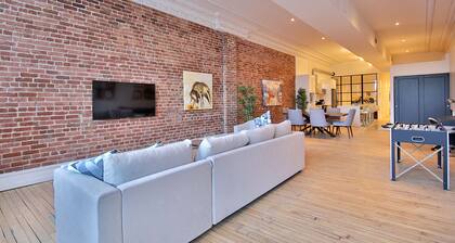 Elegant 3-bedroom Condo â Old Montreal â Private Terrace