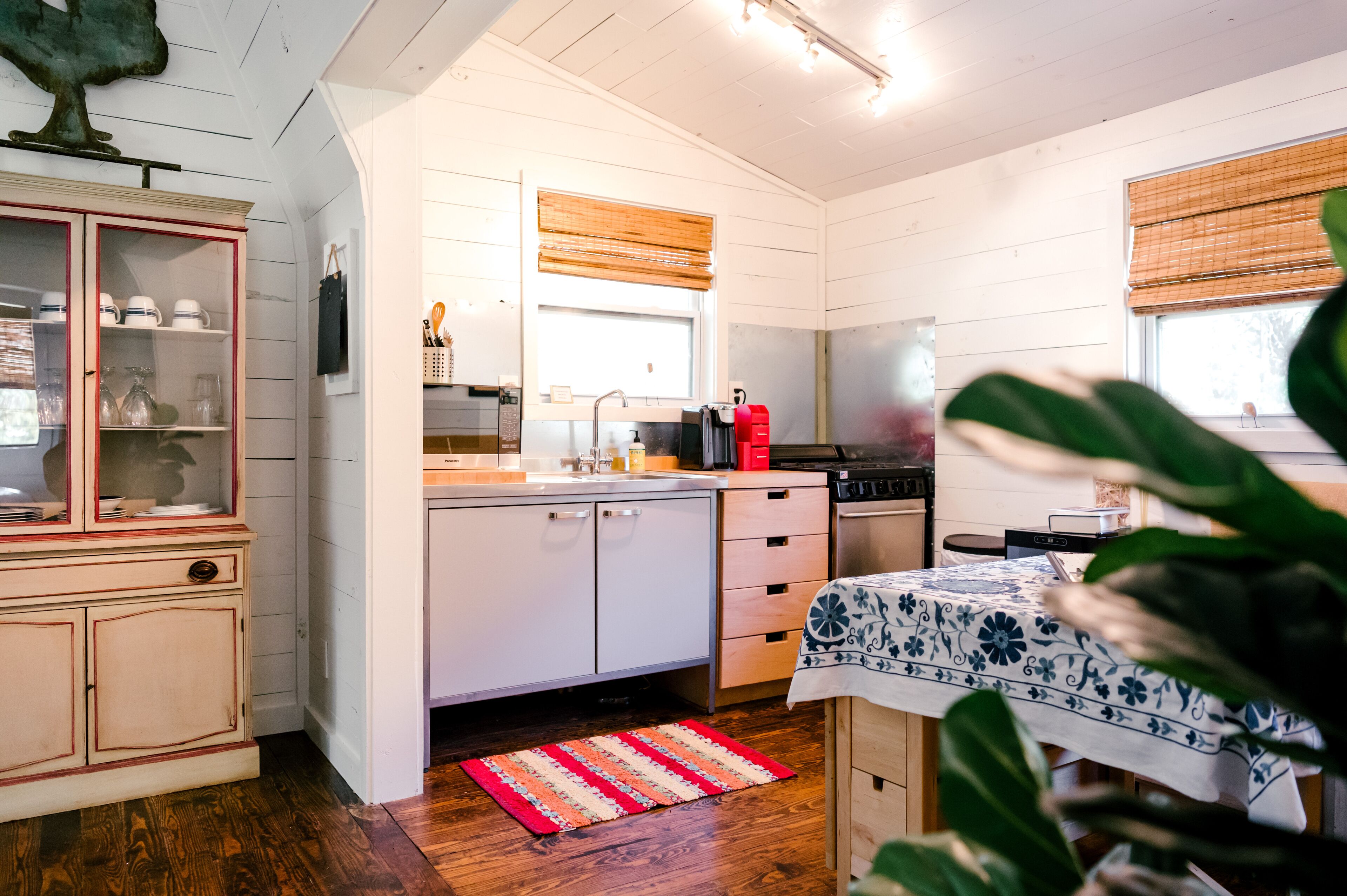 Round Top Royale R.2 - 6 miles from Round Top!