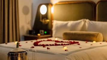 Premium bedding, pillow-top beds, minibar, in-room safe