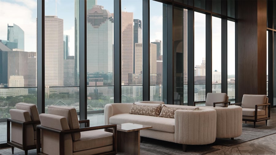 サムソンヒューストン、ハイアットバイ