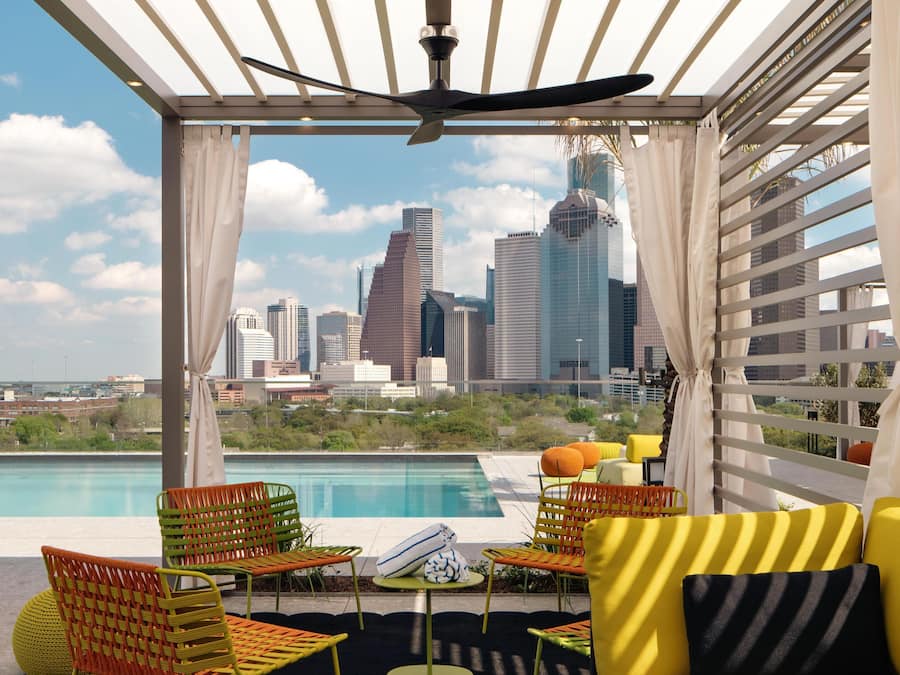 Outdoor pool, cabanas (surcharge), pool umbrellas