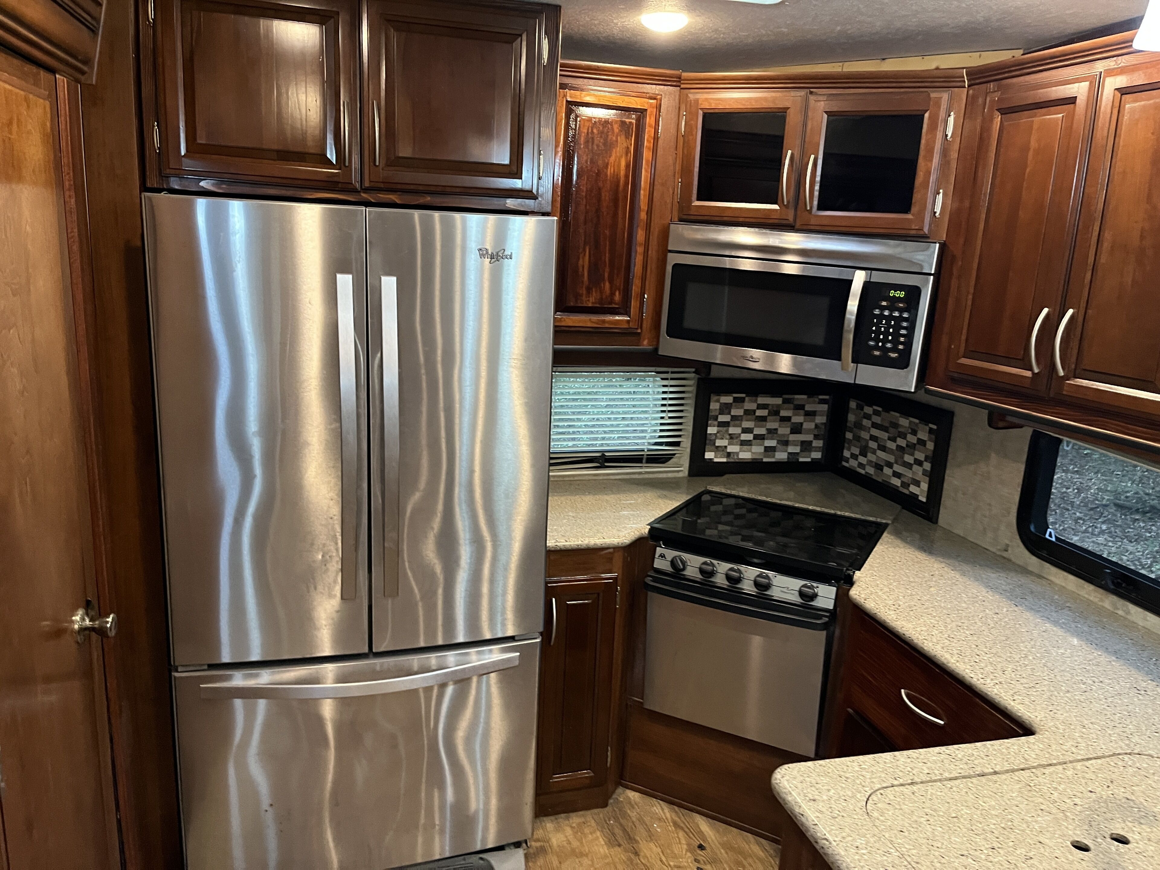 Way, way off the grid in a Lux RV 25 minutes from Austin