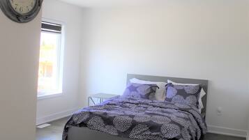 4 chambres, bureau, fer et planche à repasser, accès au Wi-Fi (inclus)
