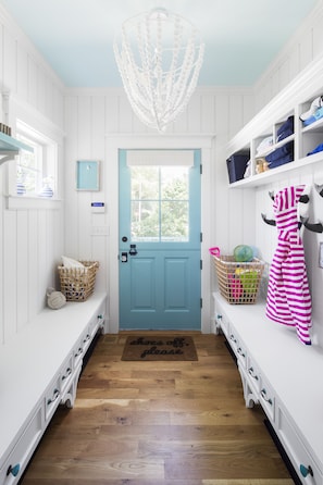 Interior - Renovation Magazine Custom-Built "Castello" - available for monthly rental (Dennis)