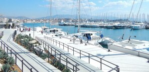 Marina - Cool Attic apt w Gallery, in the Heart of Split (Split)