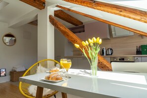 Apartment | Dining - Cool Attic apt w Gallery, in the Heart of Split (Split)