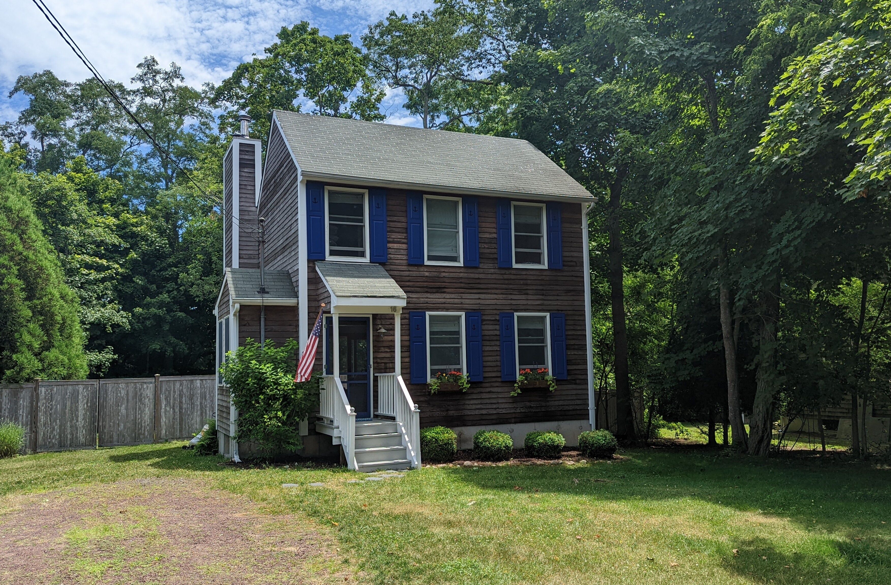Cozy family cottage on Shelter Island