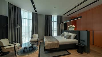 Deluxe Room | Peralatan tempat tidur premium, bar mini, peti besi dalam bilik