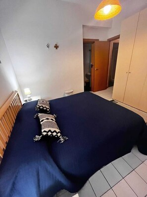 2 chambres, fer et planche Ă repasser, Wi-Fi gratuit, draps fournis