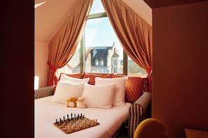 Literie de qualité, lit avec matelas à plateau-coussin, coffre-fort