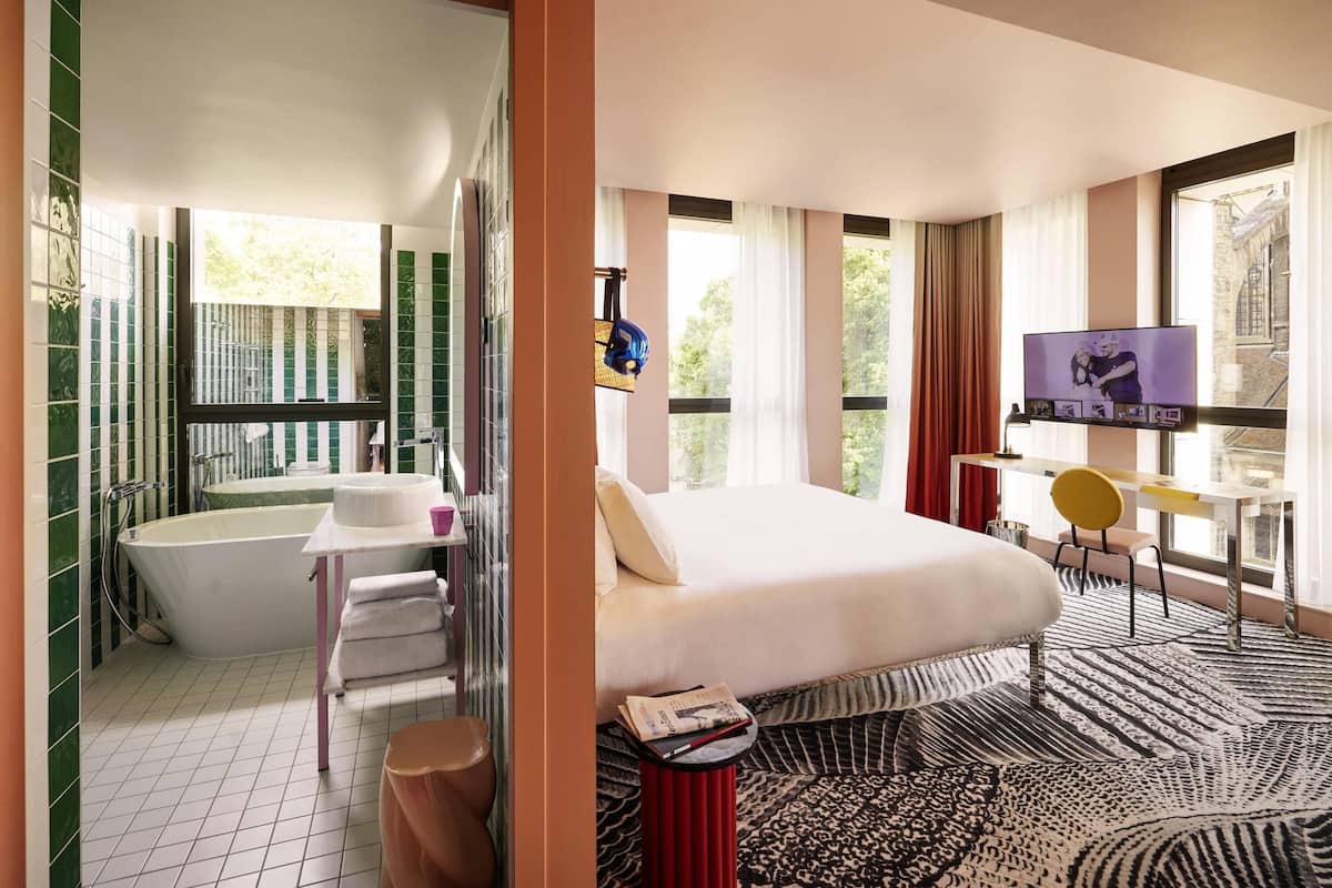 Premium bedding, pillowtop beds, in-room safe, desk