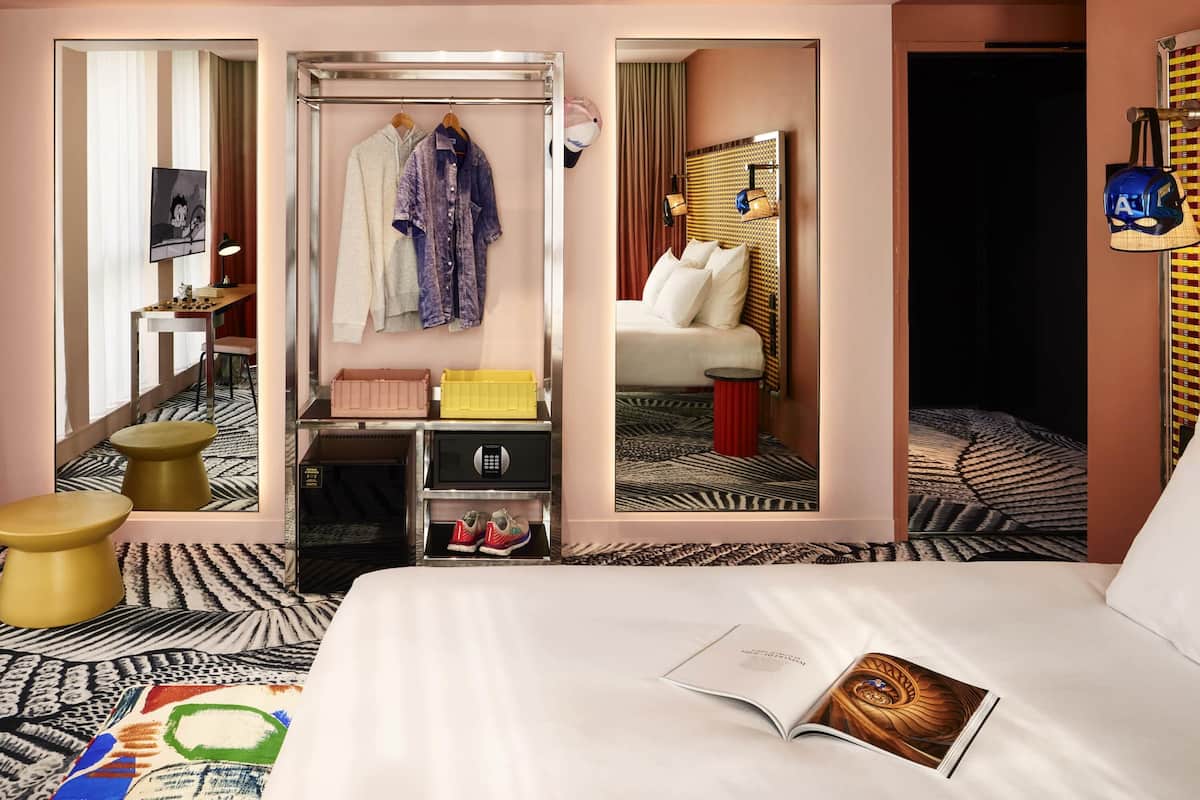 Hochwertige Bettwaren, Pillowtop-Betten, Zimmersafe, Schreibtisch