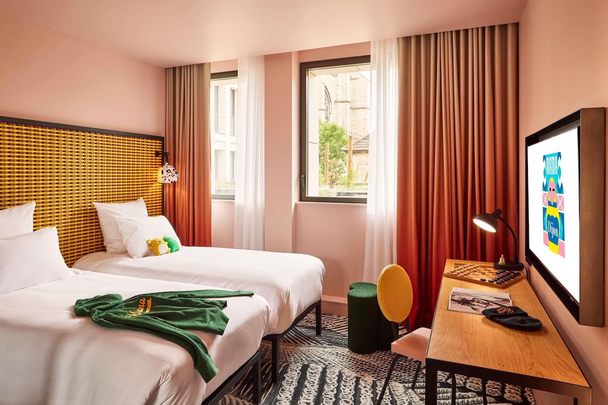 Premium bedding, pillowtop beds, in-room safe, desk