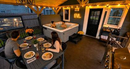 Best Location! NEW HOT TUB/Games/Bar/Yard/Outdoor Movie Theater/Etc!