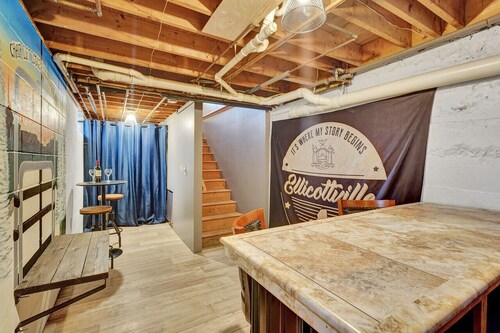 Best Village Location! Firepit/Games/Bar/Yard/Outdoor Movie Theater/Etc.